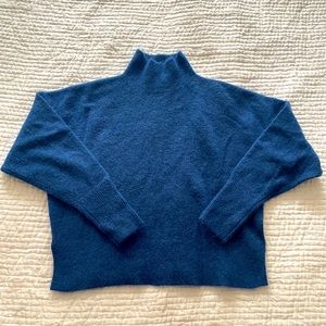 Topshop deep blue fuzzy sweater in US 4-6. Never worn - in excellent condition.